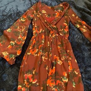 Maroon flowy floral dress flared sleeves